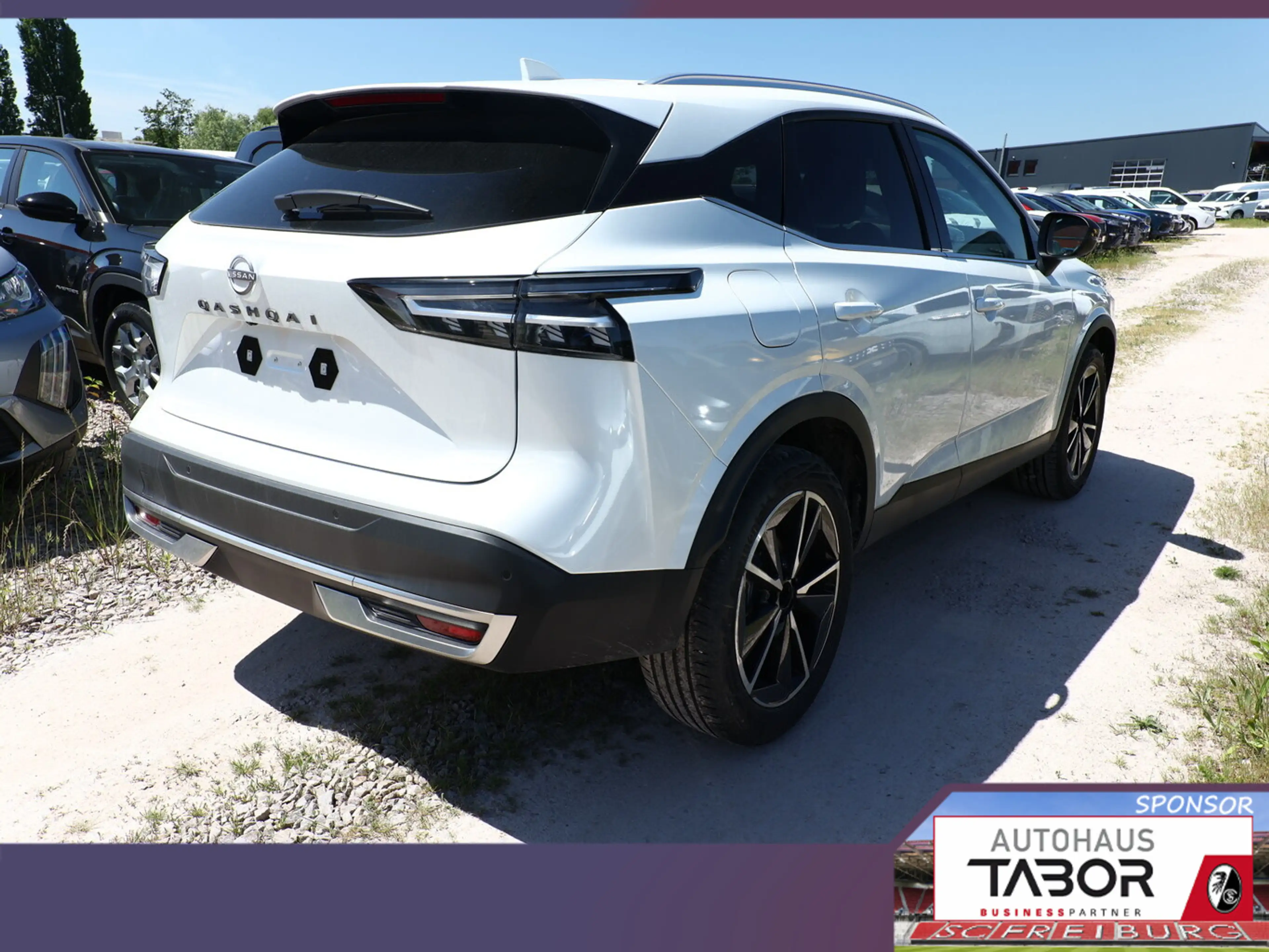 Nissan Qashqai Tekna Pano HUD el.Heckk Keyl PrivG ACC — photo 3