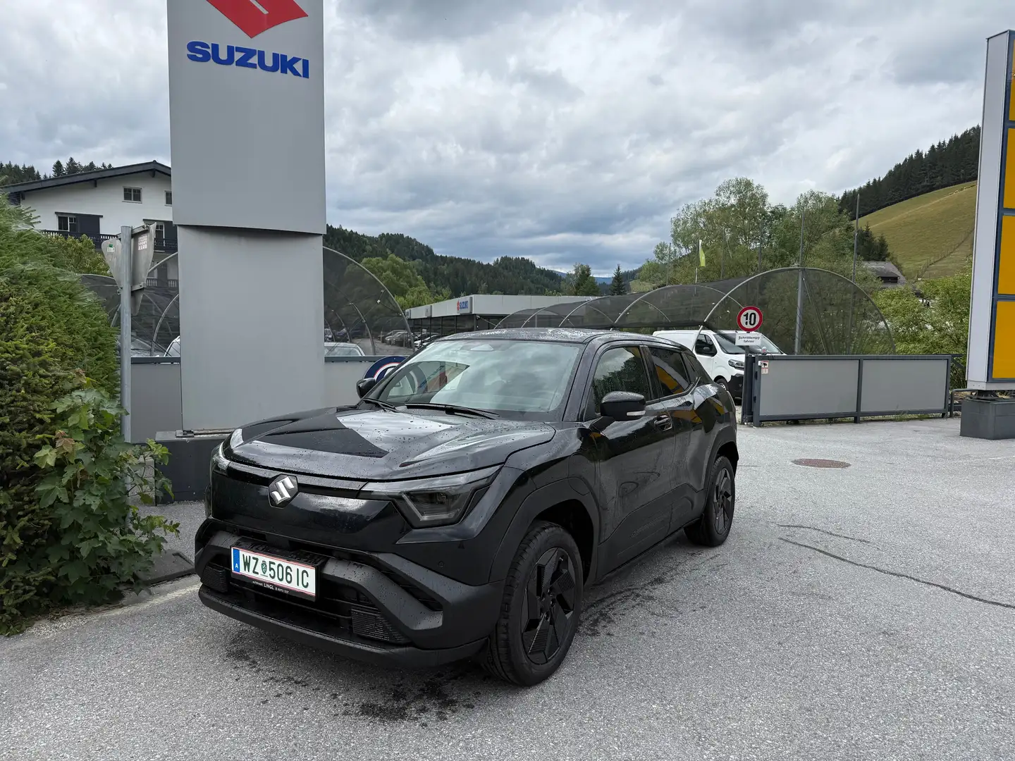 Suzuki Vitara eVitara 61kWh GL+ Allgrip-e Shine Schwarz - 1