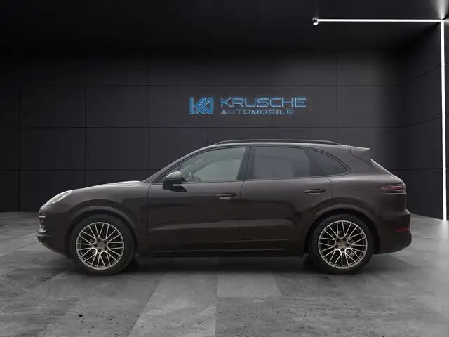 Porsche Cayenne view 2
