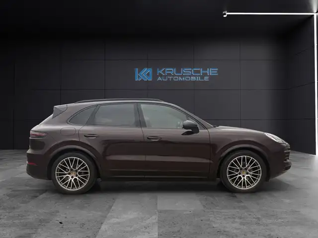 Porsche Cayenne view 6