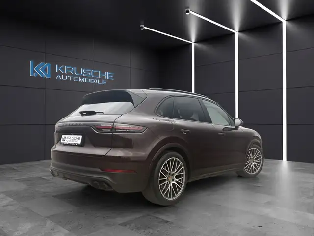Porsche Cayenne view 5