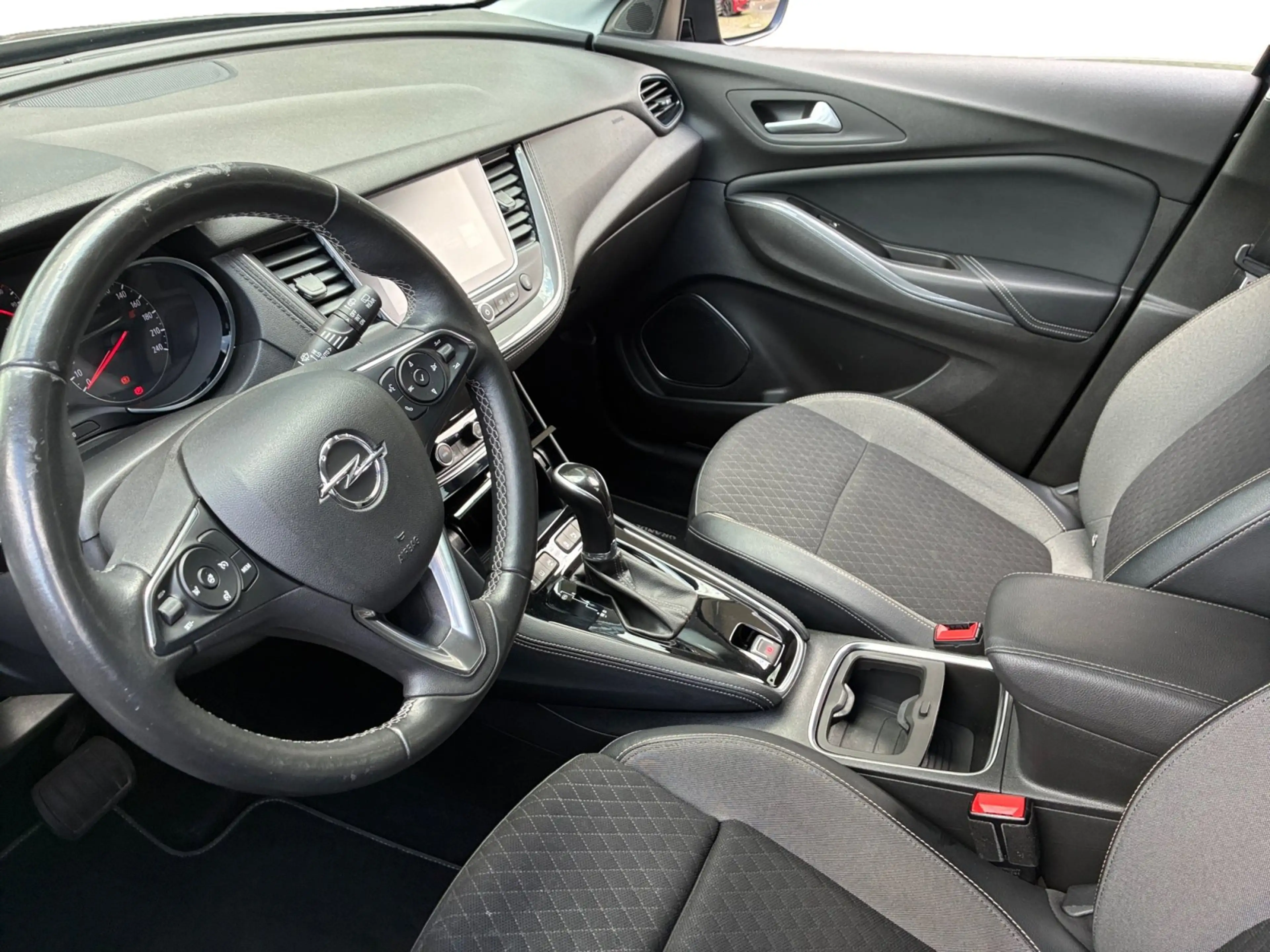 Opel Grandland X INNOVATION LED Scheinwerfer Automatik — photo 11