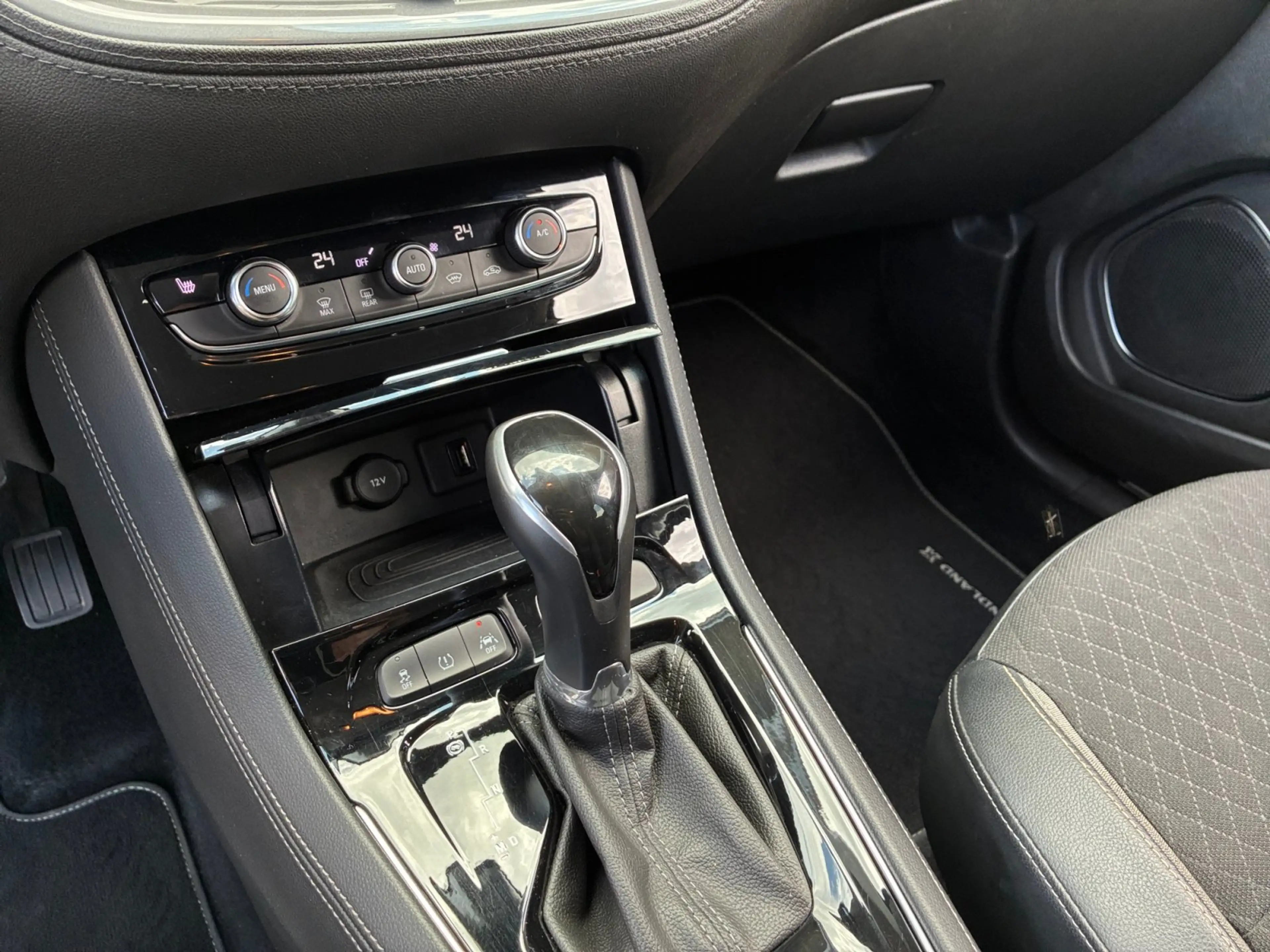 Opel Grandland X INNOVATION LED Scheinwerfer Automatik — photo 13