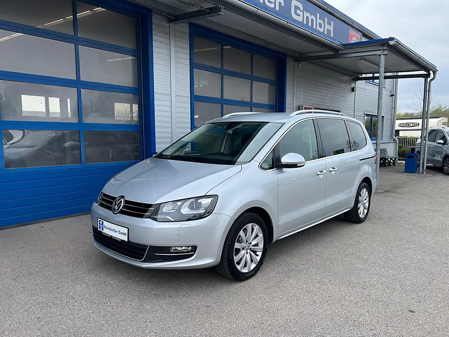 Volkswagen Sharan Business+ SCR 2,0 TDI DSG Silber - 2