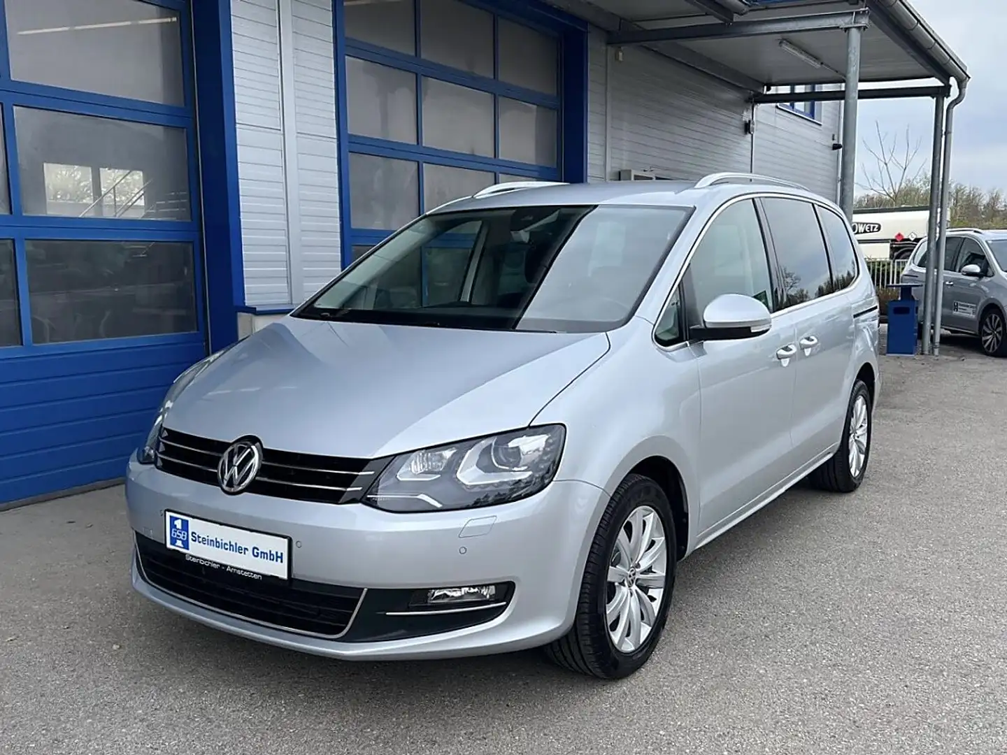 Volkswagen Sharan Business+ SCR 2,0 TDI DSG Silber - 1
