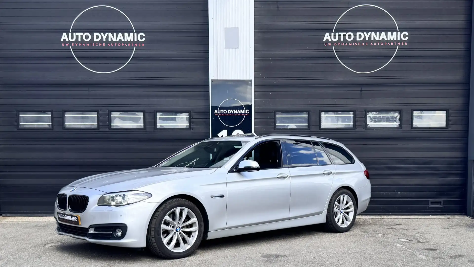 BMW 520 5-serie Touring 520i M Sport Edition High Executiv Grijs - 1