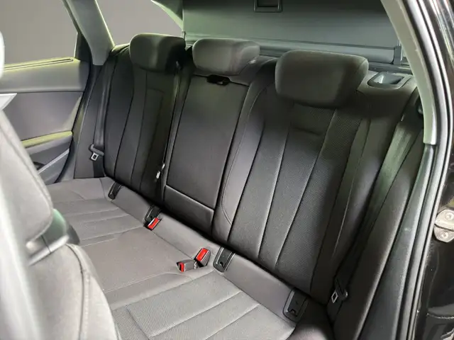 Audi A4 view 13
