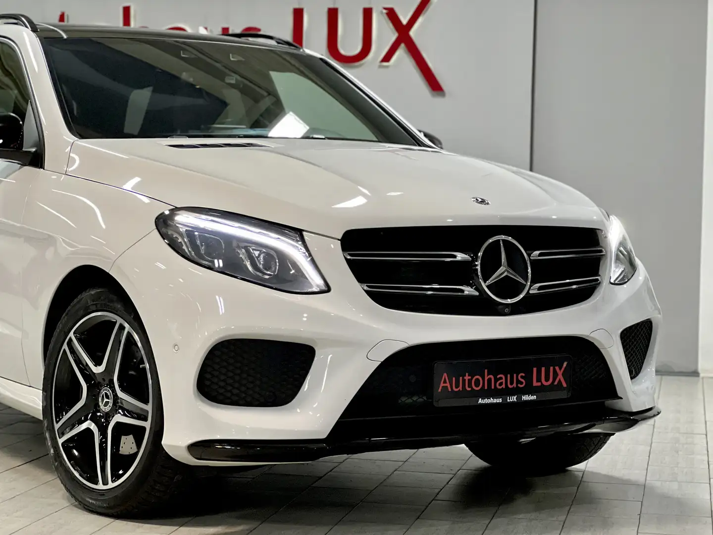Mercedes-Benz GLE 350 D*AMG LINE*AIRMATIC*PANO*360°-KAM*VOLL* Blanc - 2