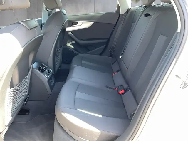 Audi A4 view 11