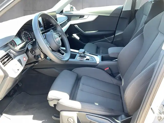 Audi A4 view 10