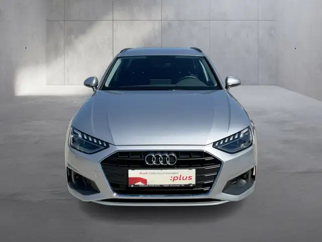 Audi A4 view 8