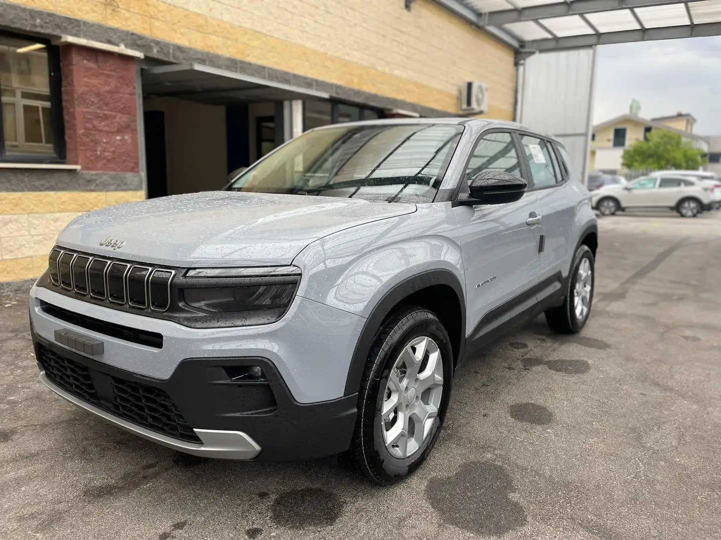 Jeep Avenger 1.2 MHEV ALTITUDE 110CV Grigio - 1