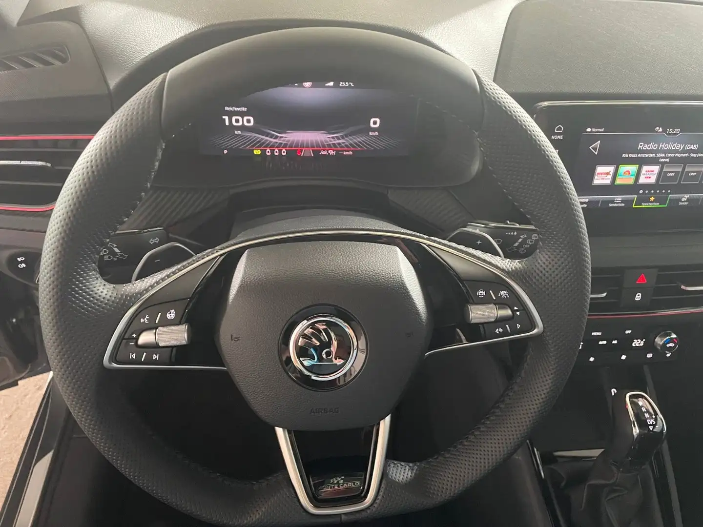 Skoda Kamiq 1.5 TSI ACT DSG Monte Carlo Grau - 2