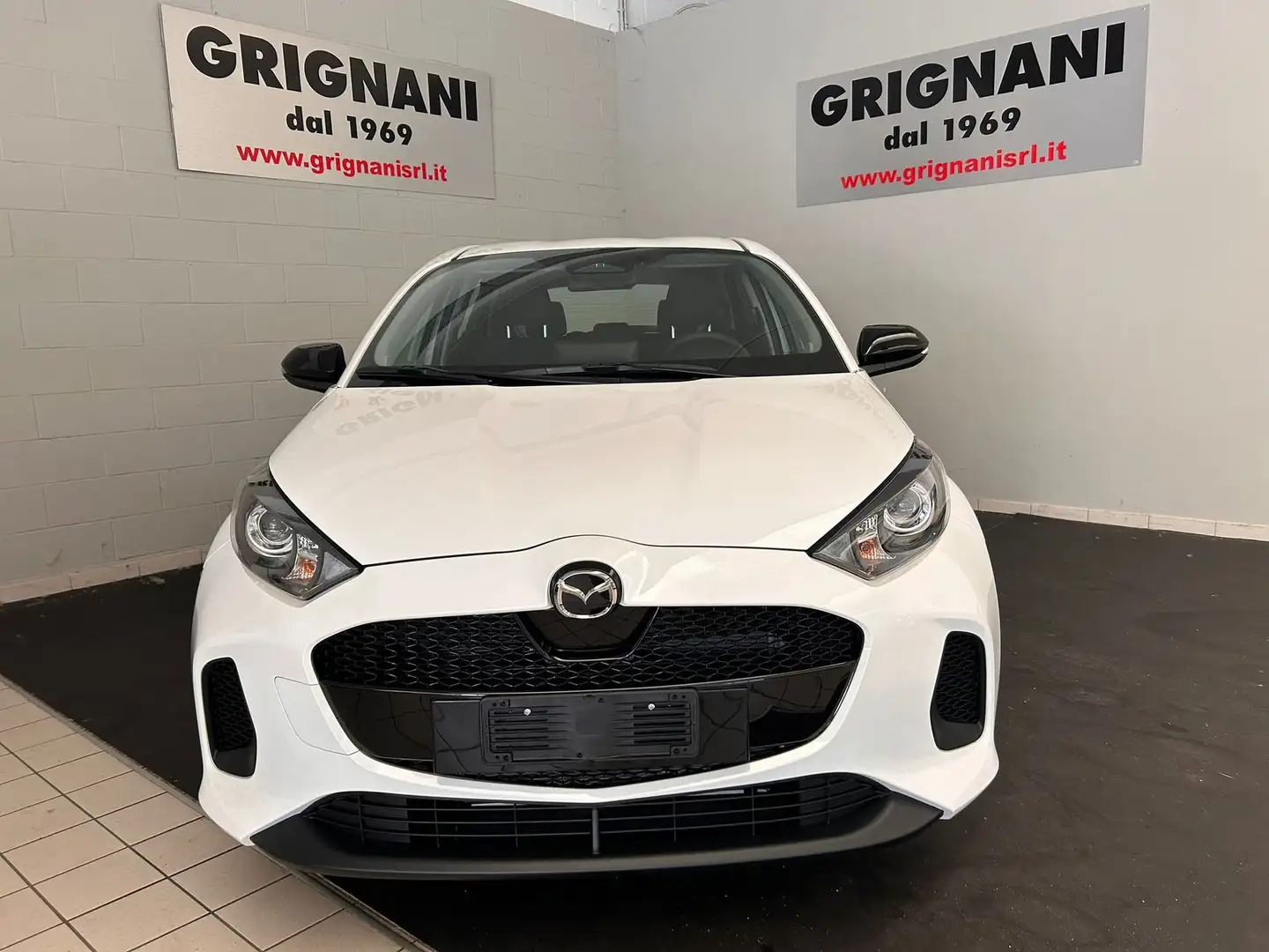 Mazda 2 Mazda2 Hybrid 1.5 VVT e-CVT Full Hybrid Electric Bianco - 2