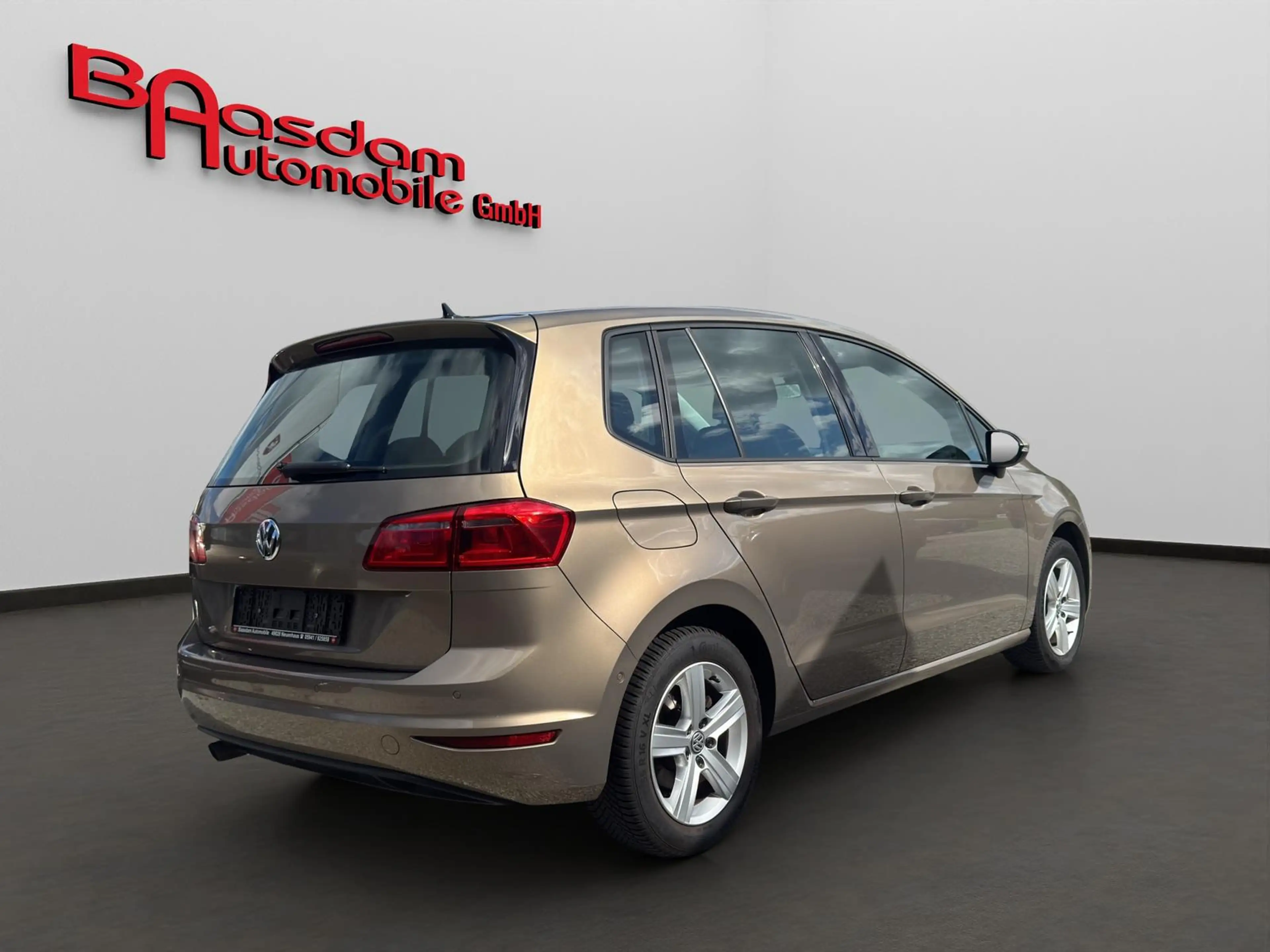 Volkswagen Golf Sportsvan Comfortline BMT *AHK* — photo 6