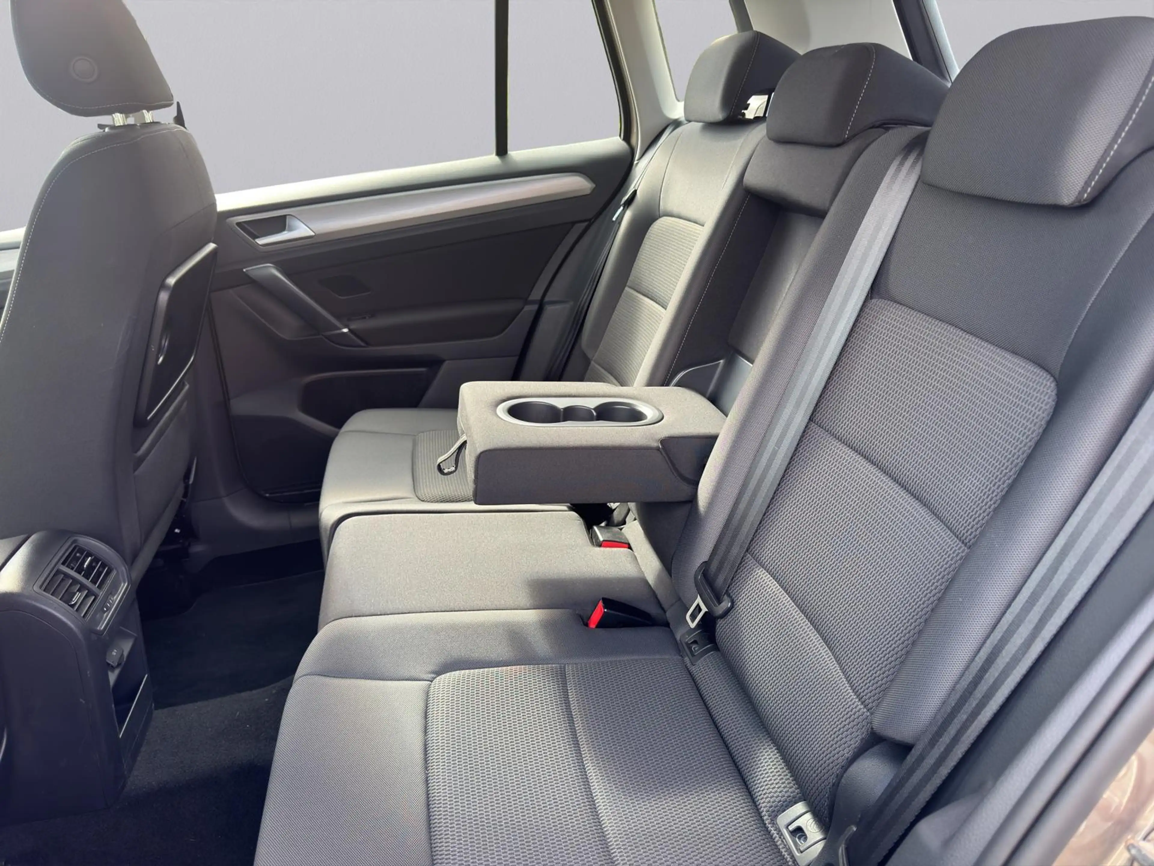 Volkswagen Golf Sportsvan Comfortline BMT *AHK* — photo 11
