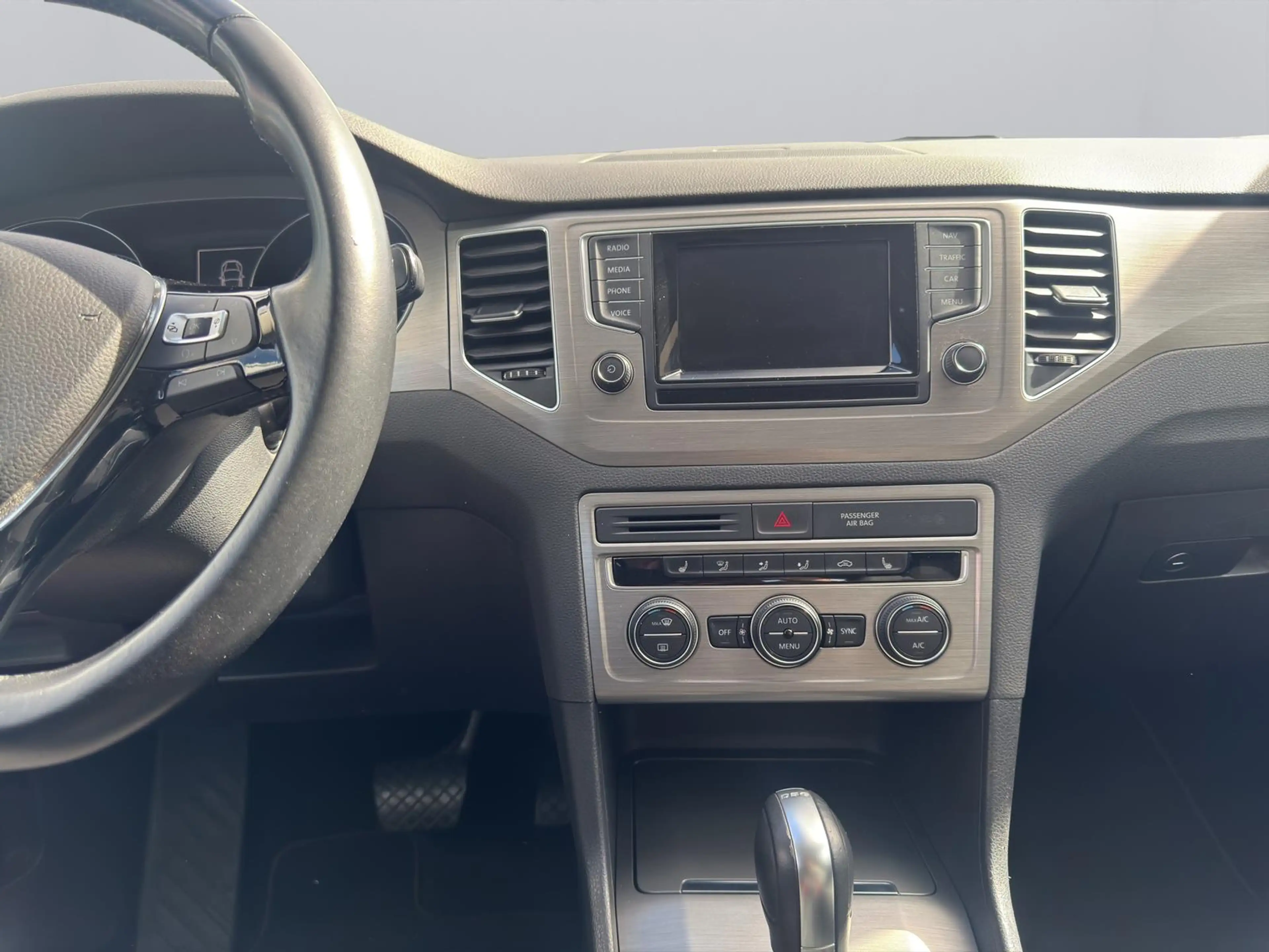 Volkswagen Golf Sportsvan Comfortline BMT *AHK* — photo 10
