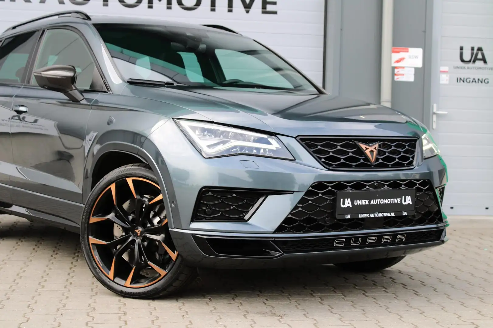 CUPRA Ateca 2.0 TSI 4DRIVE LIMITED EDITION | AKRAPOVIC | PANO Grau - 2