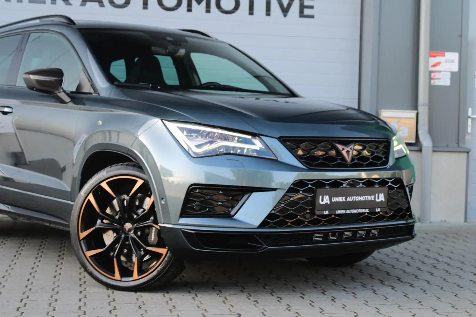 CUPRA Ateca 2.0 TSI 4DRIVE LIMITED EDITION | AKRAPOVIC | PANO Gris - 2