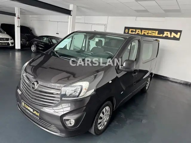 Opel Vivaro view 4