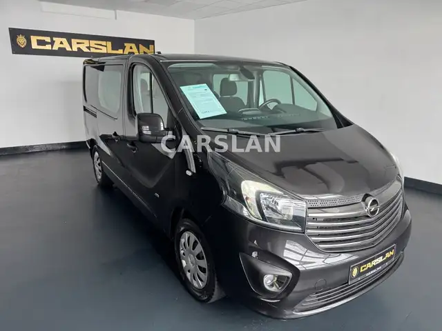 Opel Vivaro view 2