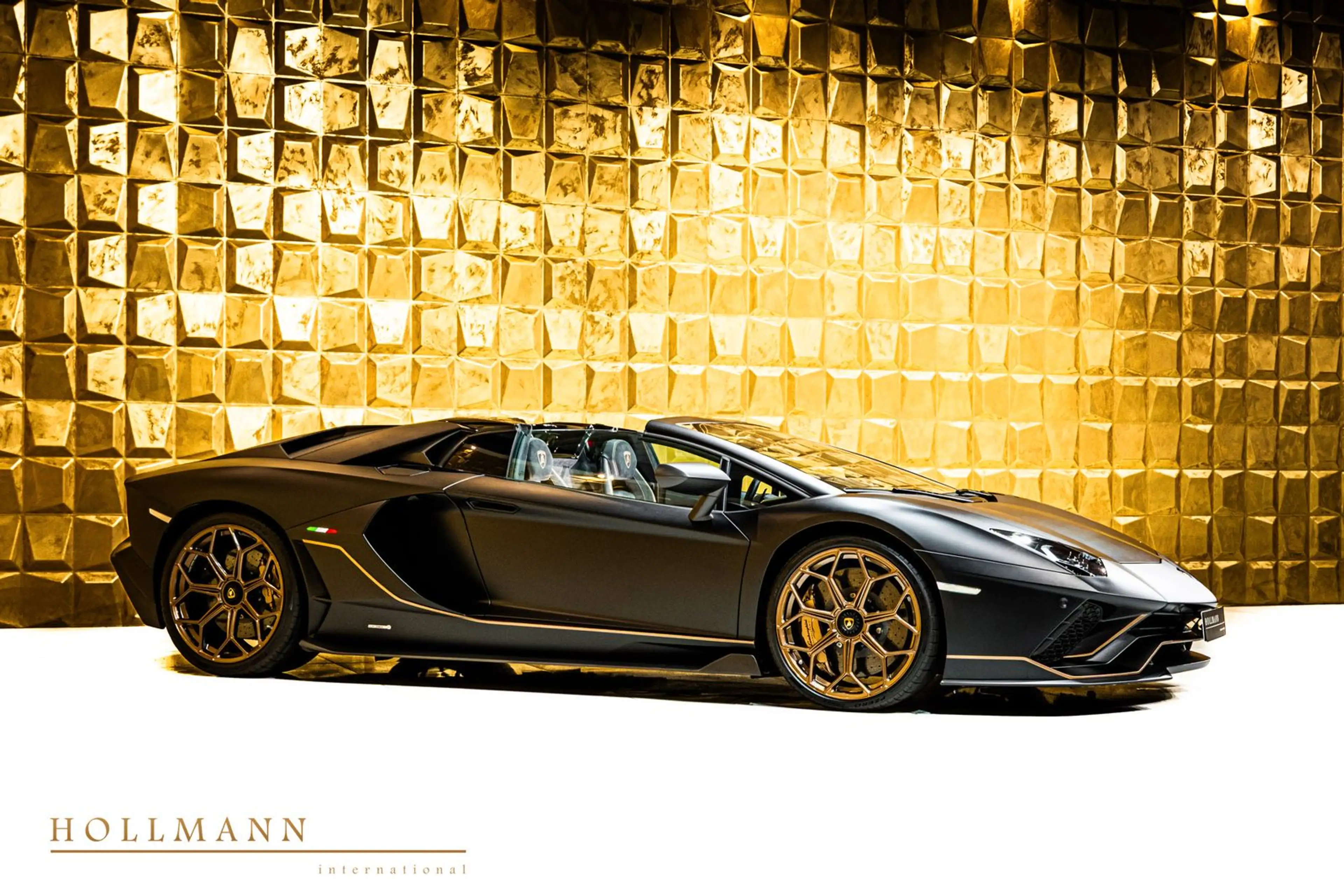 Lamborghini Aventador LP 780-4 ULTIMAE ROADSTER+CARBON FIBER — photo 2