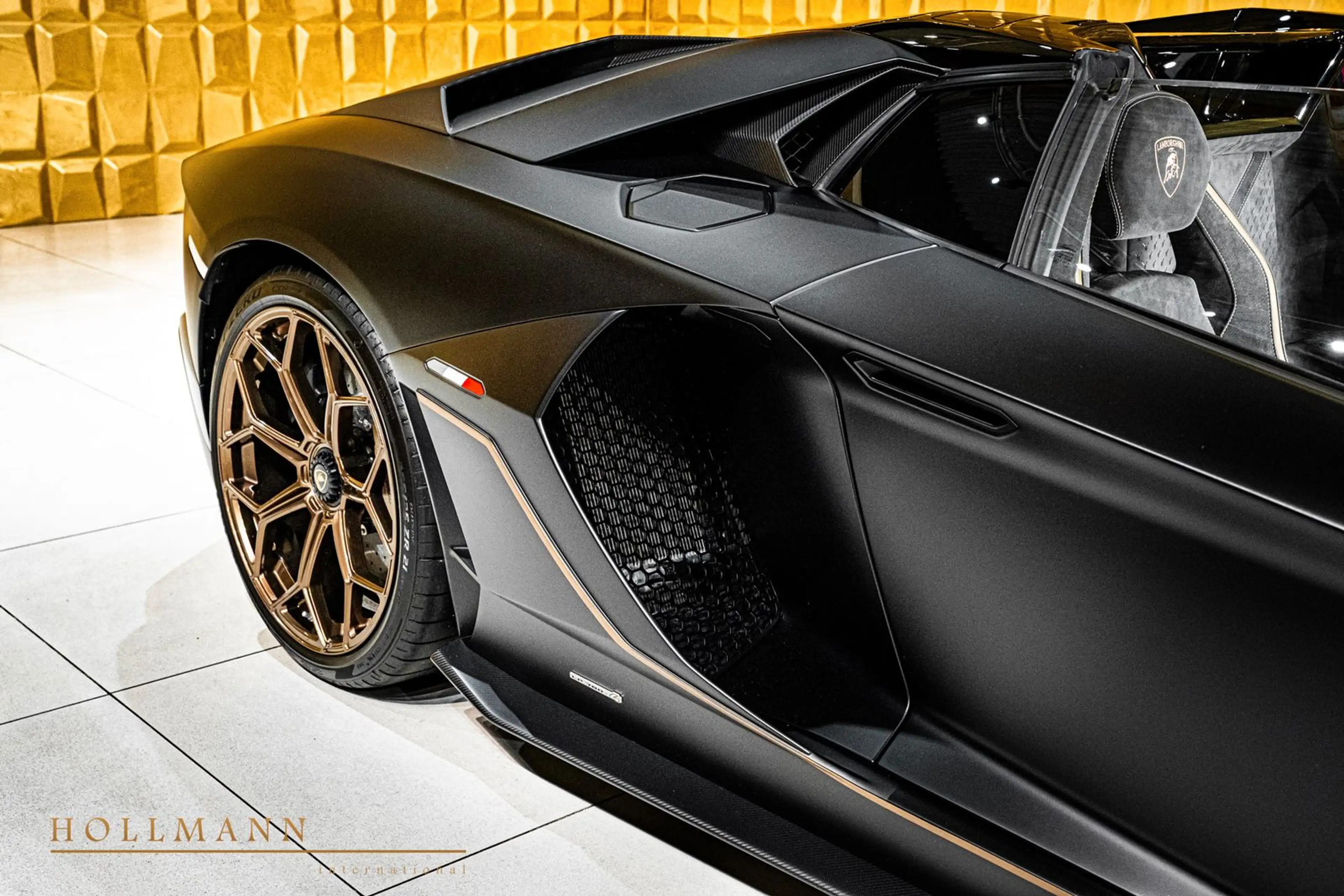 Lamborghini Aventador LP 780-4 ULTIMAE ROADSTER+CARBON FIBER — photo 12