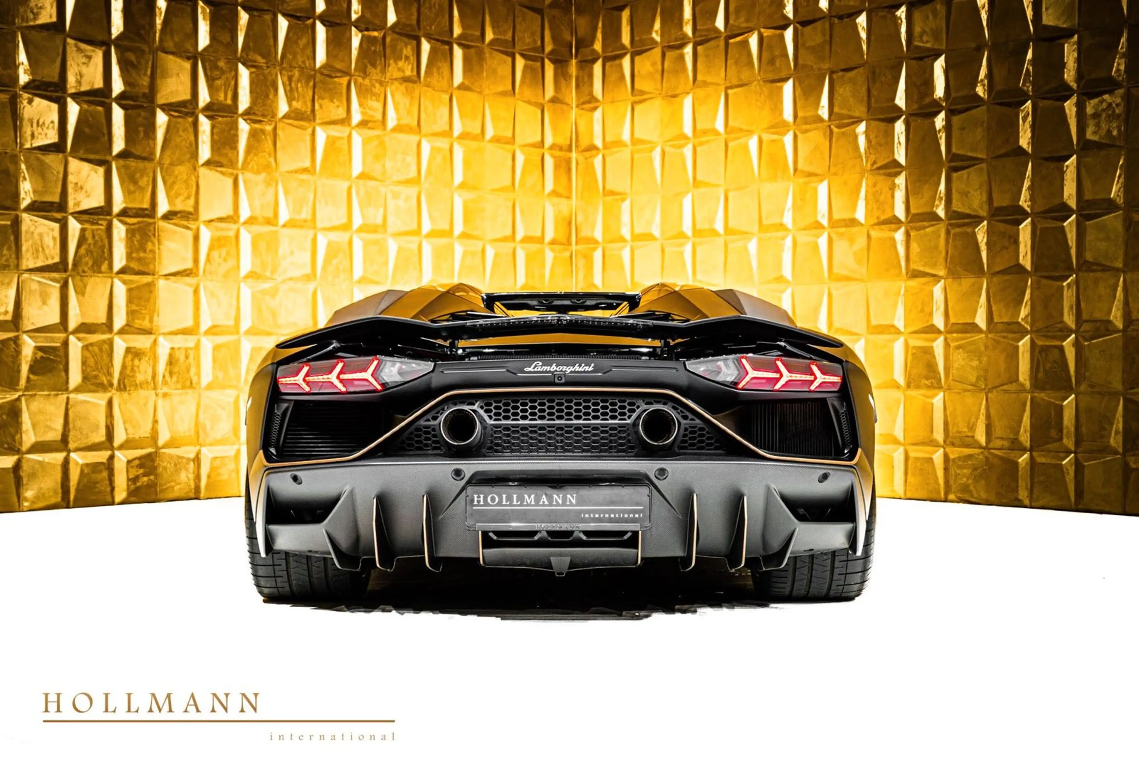Lamborghini Aventador LP 780-4 ULTIMAE ROADSTER+CARBON FIBER — photo 4