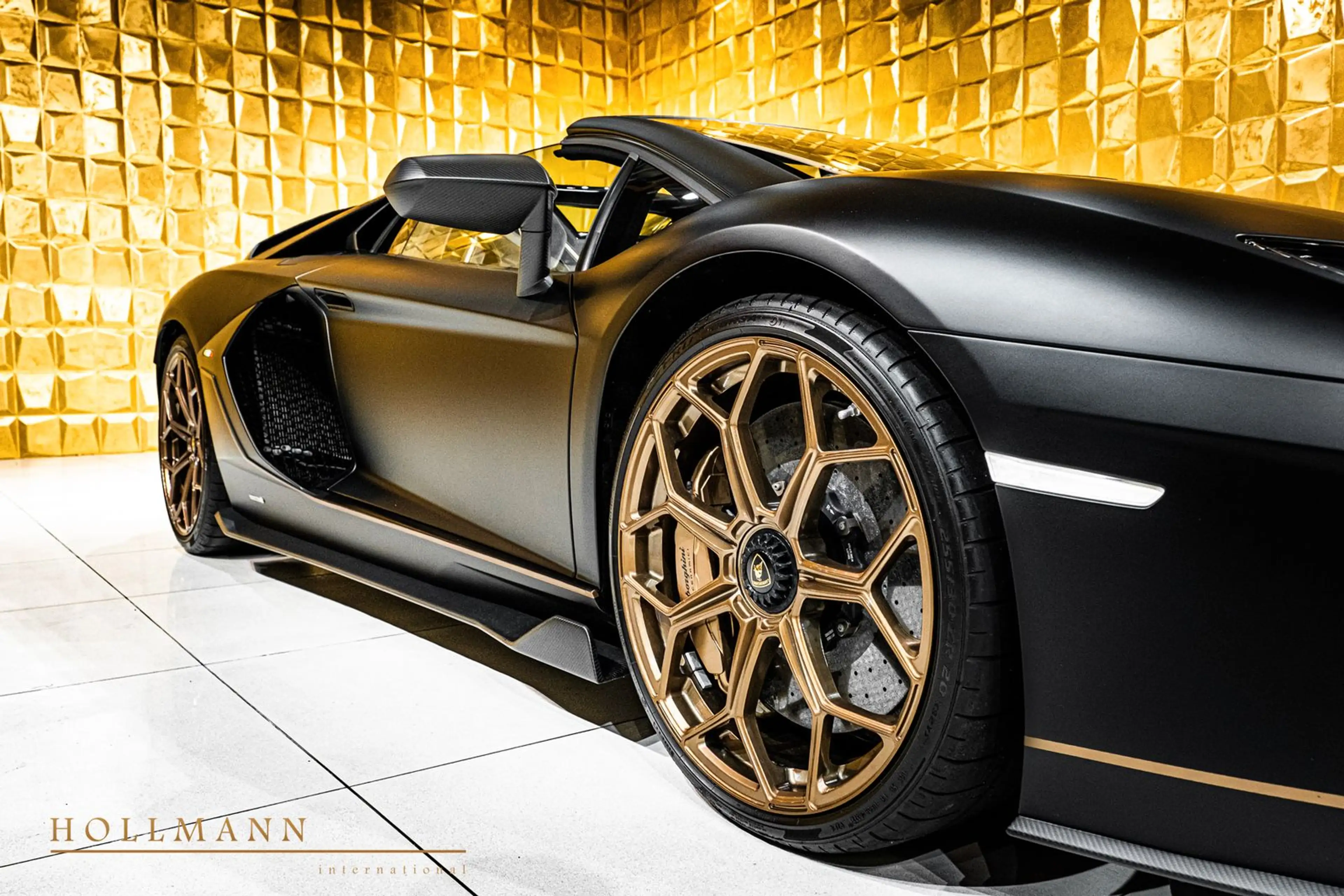 Lamborghini Aventador LP 780-4 ULTIMAE ROADSTER+CARBON FIBER — photo 13