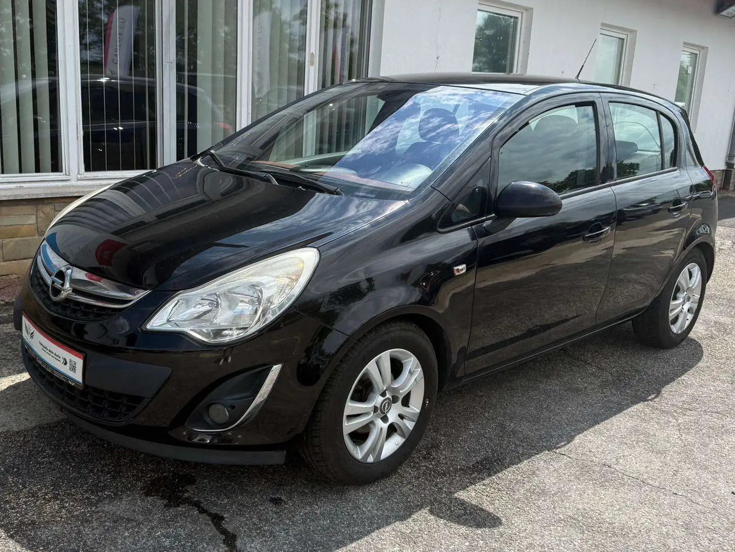 Opel Corsa Satellite Zwart - 2