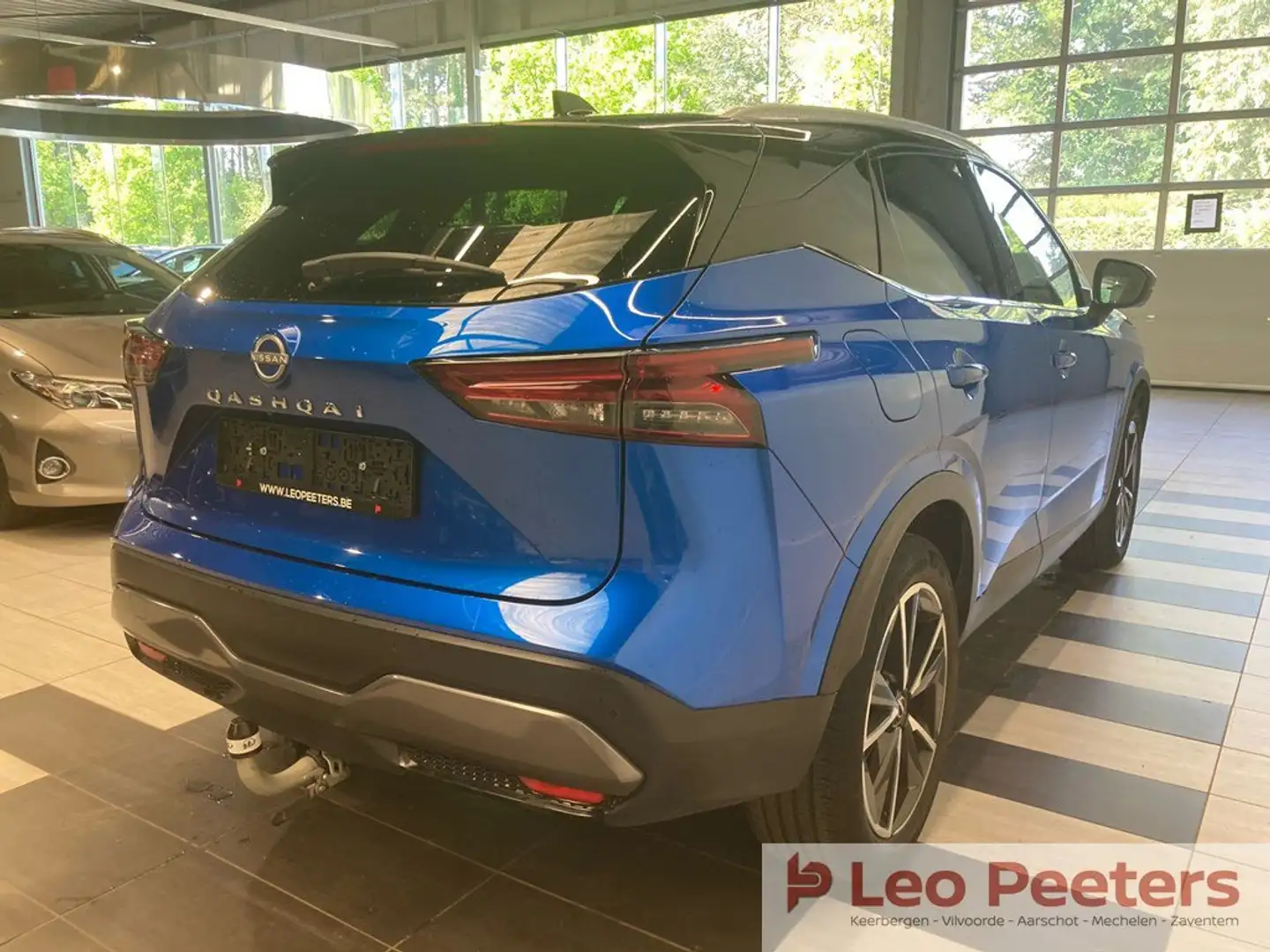 Nissan Qashqai TEKNA Mild Hybrid 6MT Blau - 2