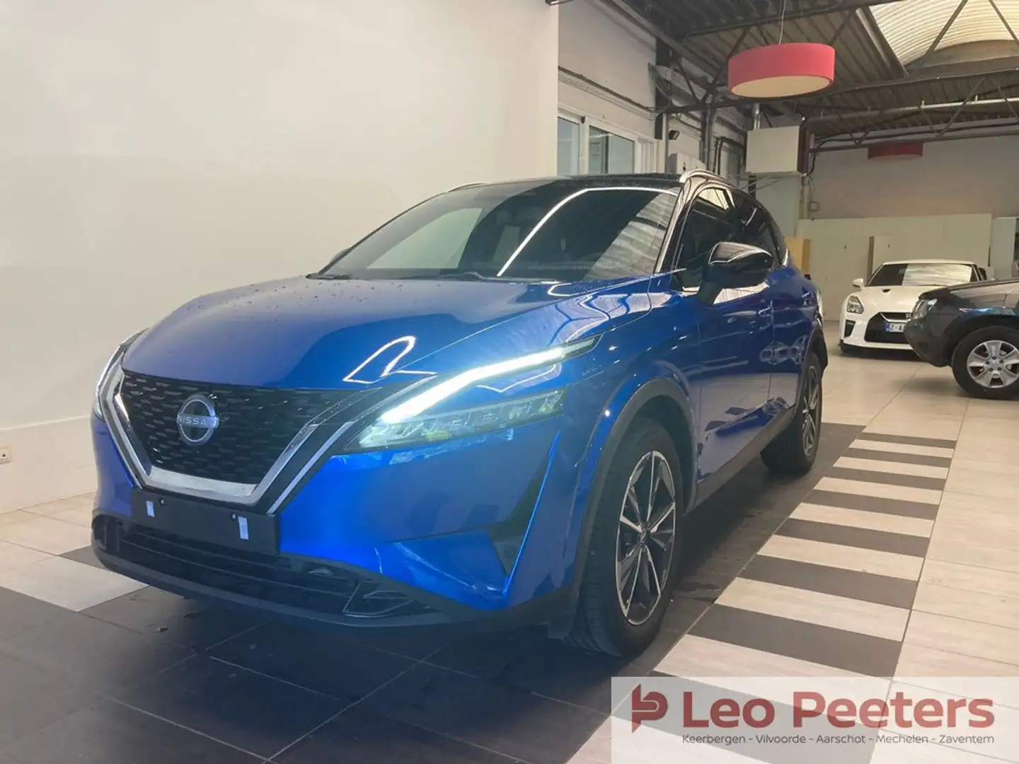 Nissan Qashqai TEKNA Mild Hybrid 6MT Bleu - 1