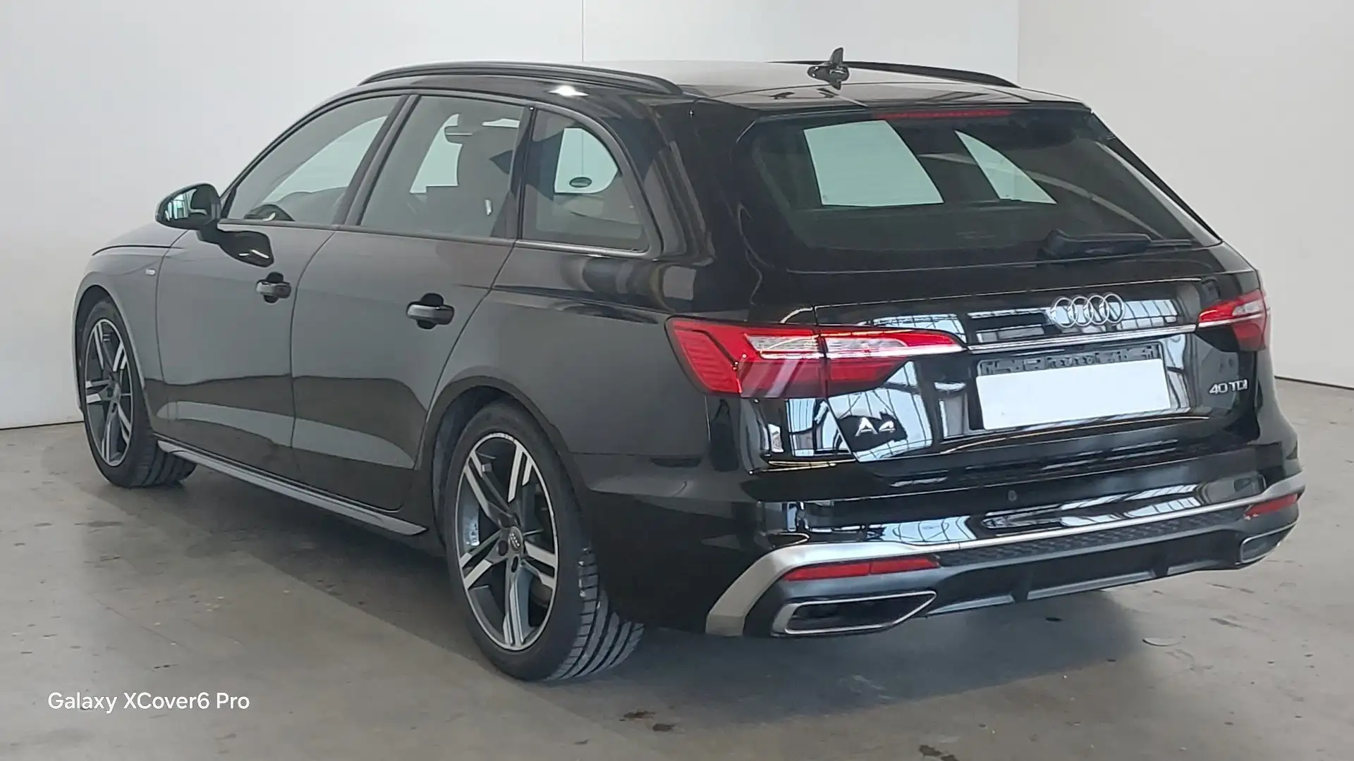 Audi A4 Avant 40 TDI S-LINE Leder LED Navi+ DAB Kamera 18 Noir - 2