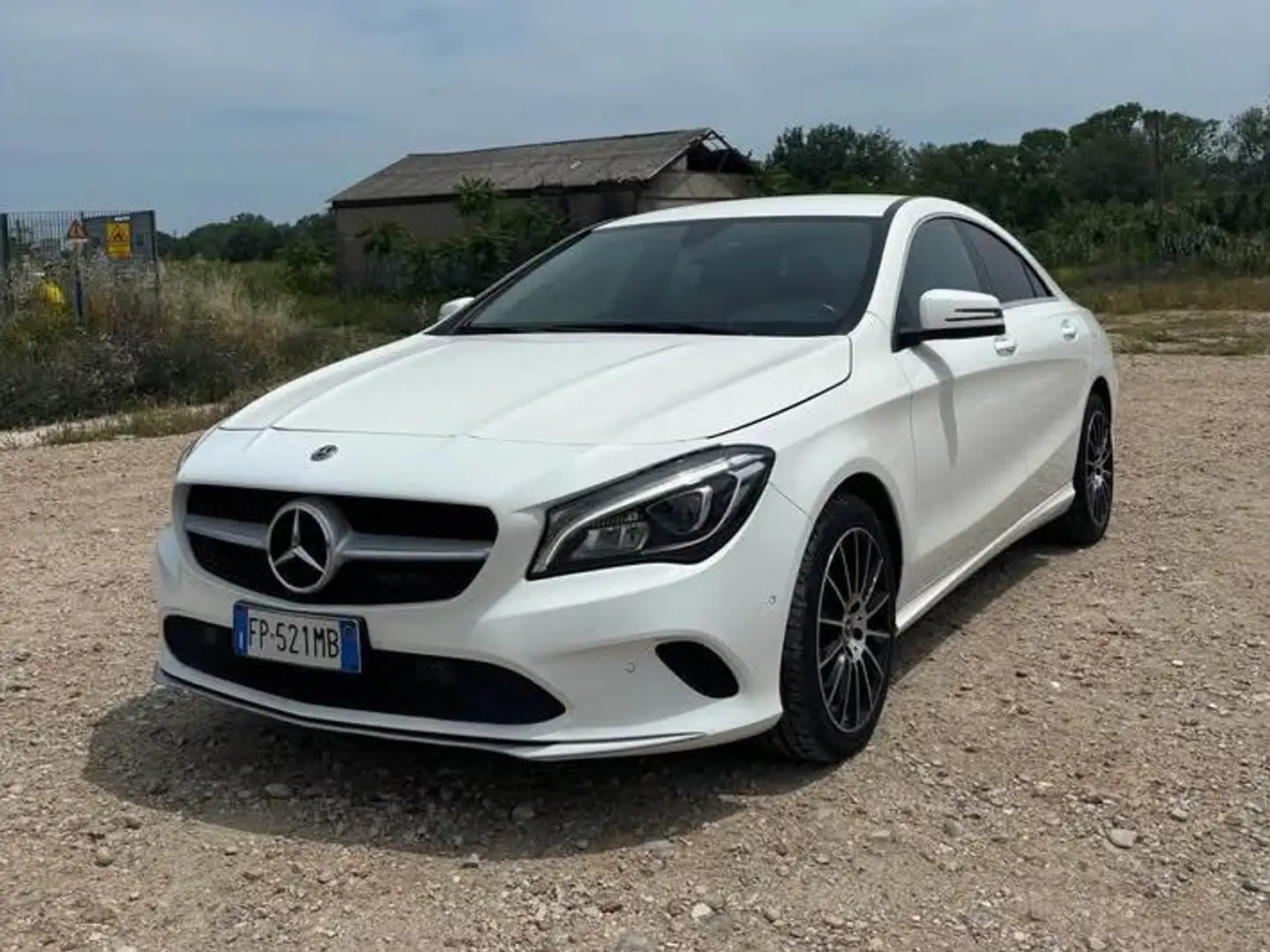 Mercedes-Benz CLA 180 Premium Bianco - 2