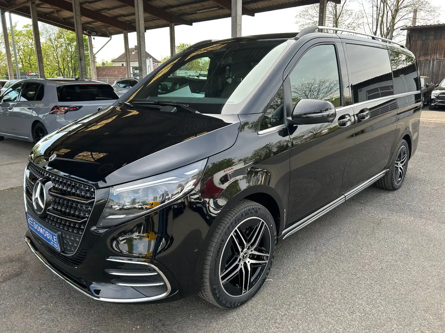 Mercedes-Benz V 300 LANG *EXCLUSIVE*AMG-LINE*7-SITZER*PANO* Černá - 1