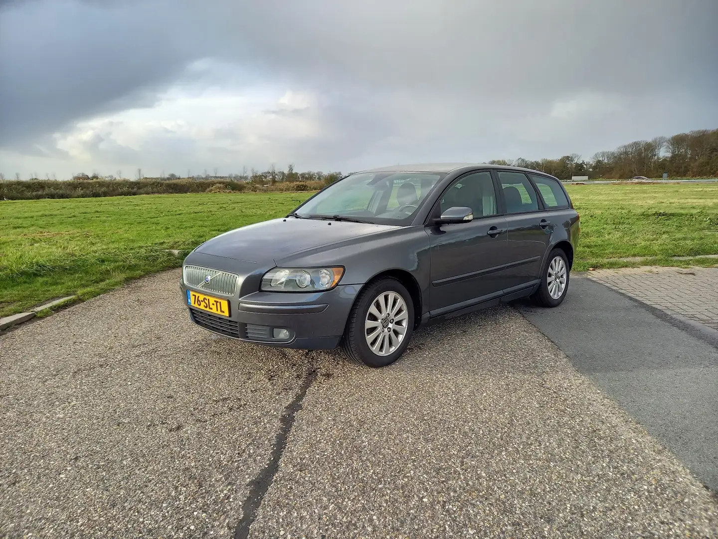 Volvo V50 2.4i Momentum Grijs - 1