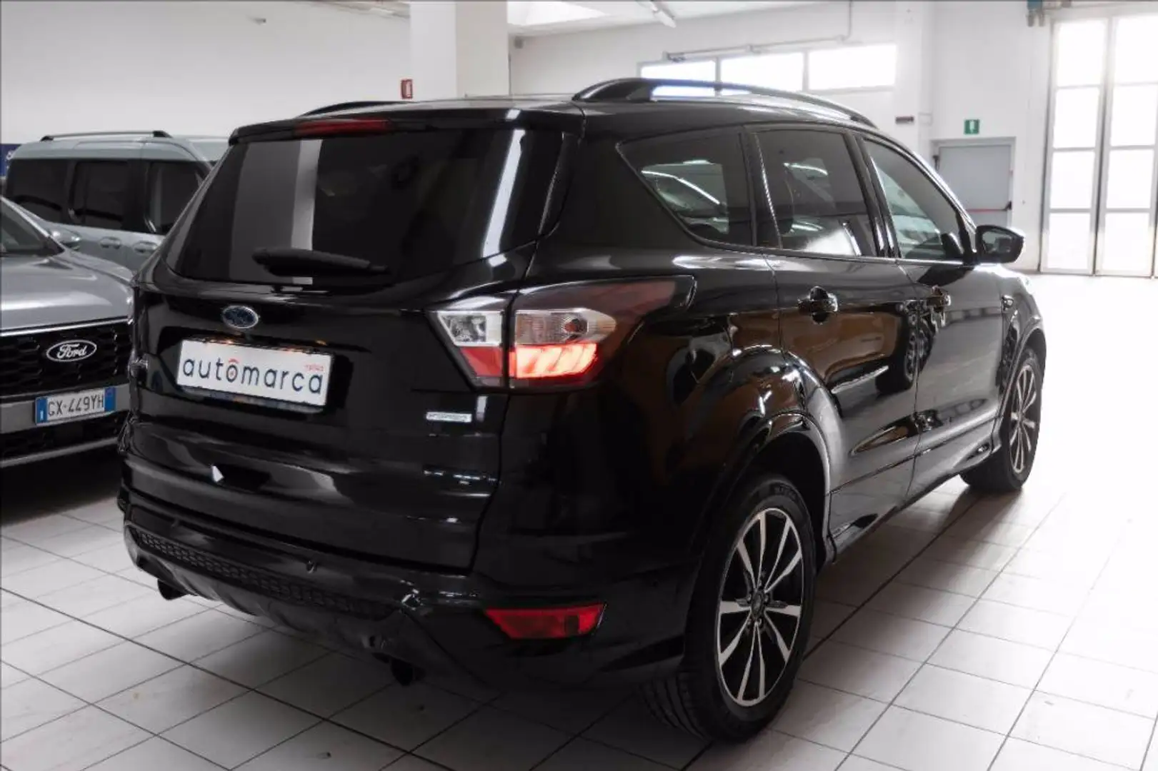 Ford Kuga 1.5 ecoboost ST-Line 2wd 150cv Fekete - 2