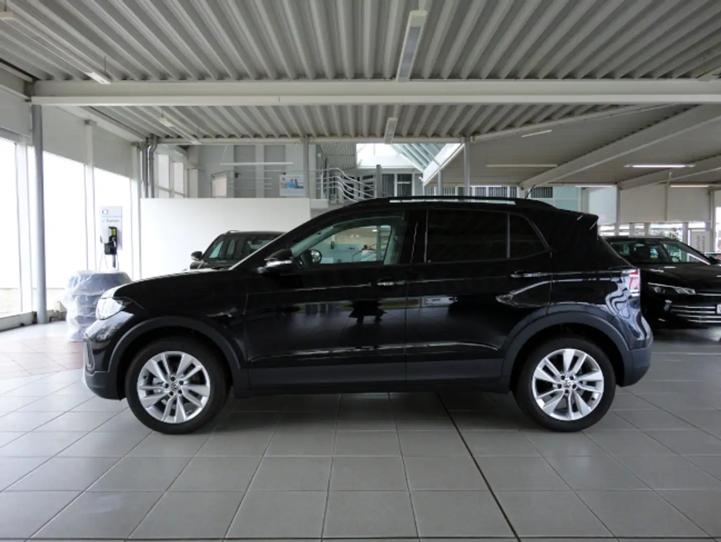 Volkswagen T-Cross Life TSI 6-Gang Navi-APP Black - 2