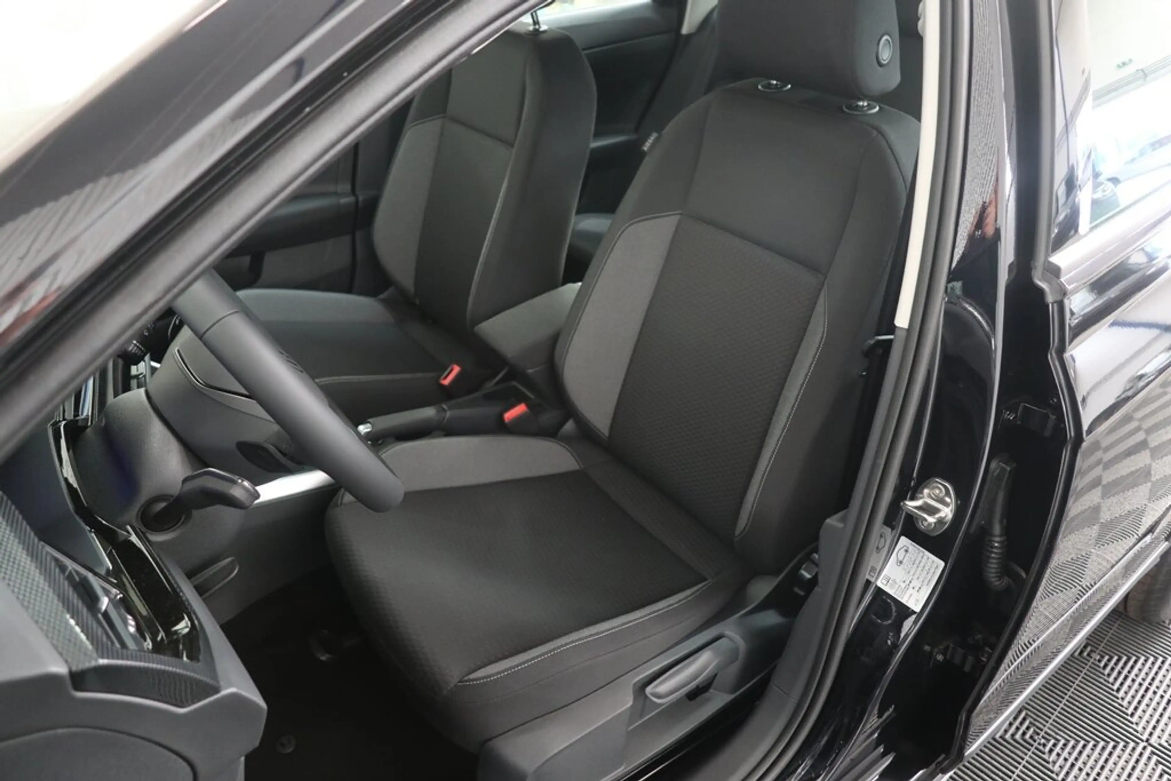 Volkswagen Taigo Life 1.0 TSI DSG LED Parkeersensoren Apple Car Play / Android auto — photo 4