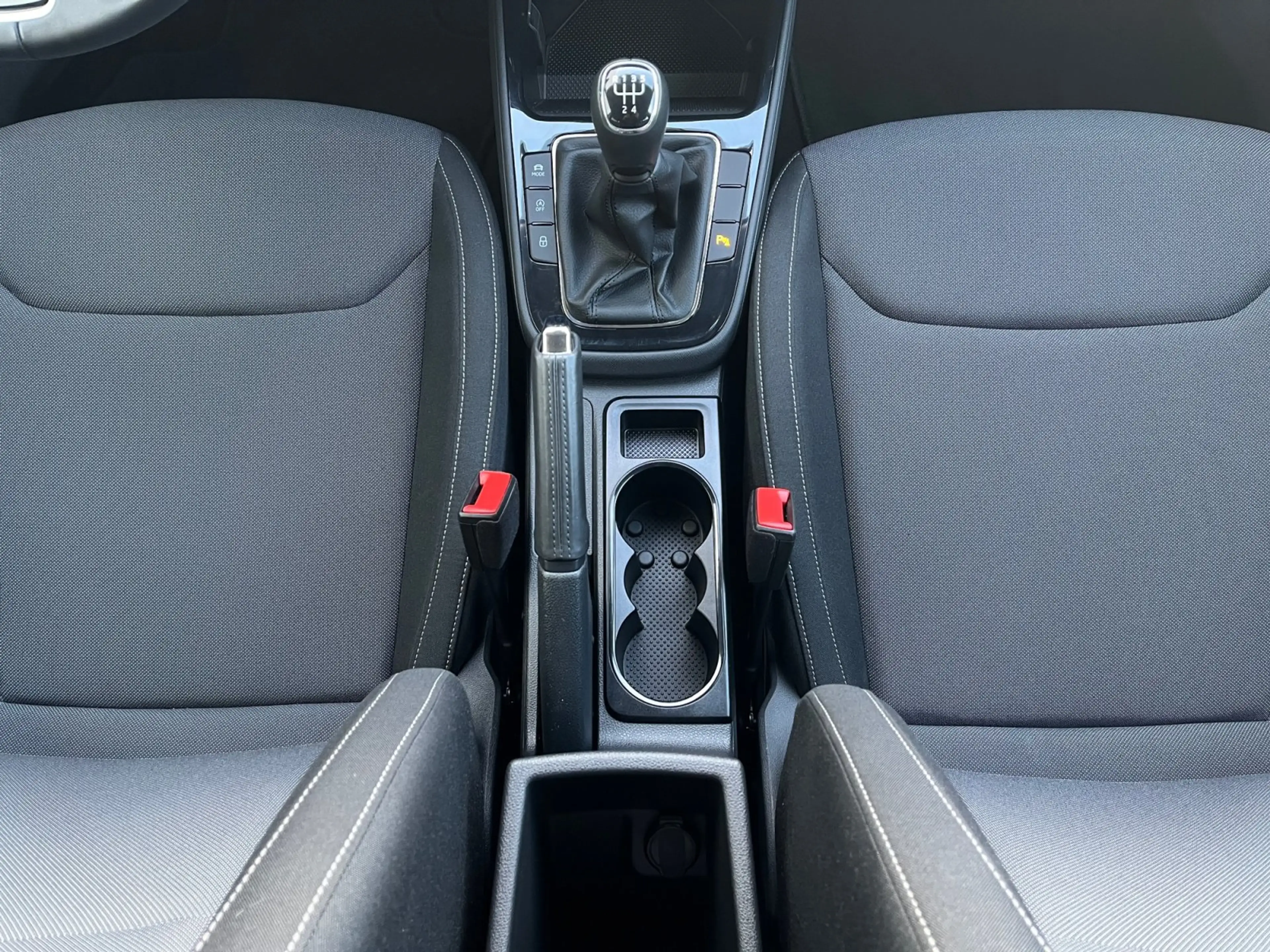 Skoda Fabia Tour 1.0 TSI Rückfahrkamera Klima Sunset — photo 9