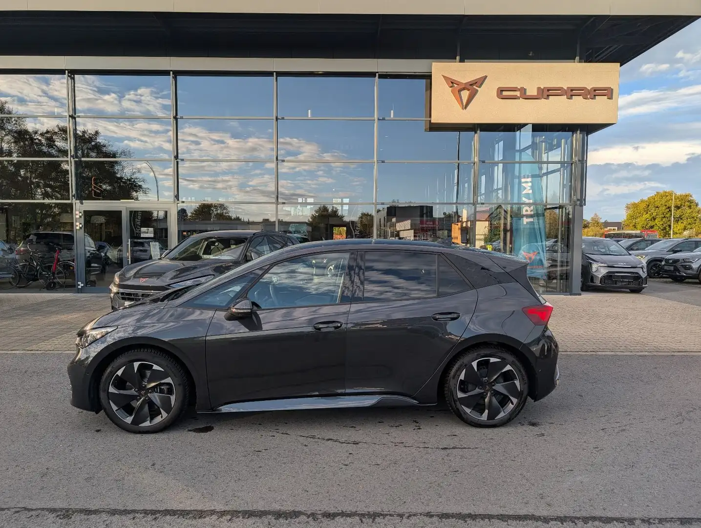 CUPRA Born 150 kW *GJR*Tech M*Pilot XL* Grau - 1