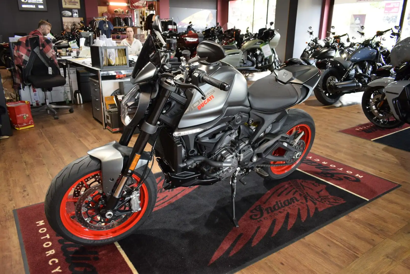 Ducati Monster + SC Projekt Exhaust/Kurzes Heck Grau - 1
