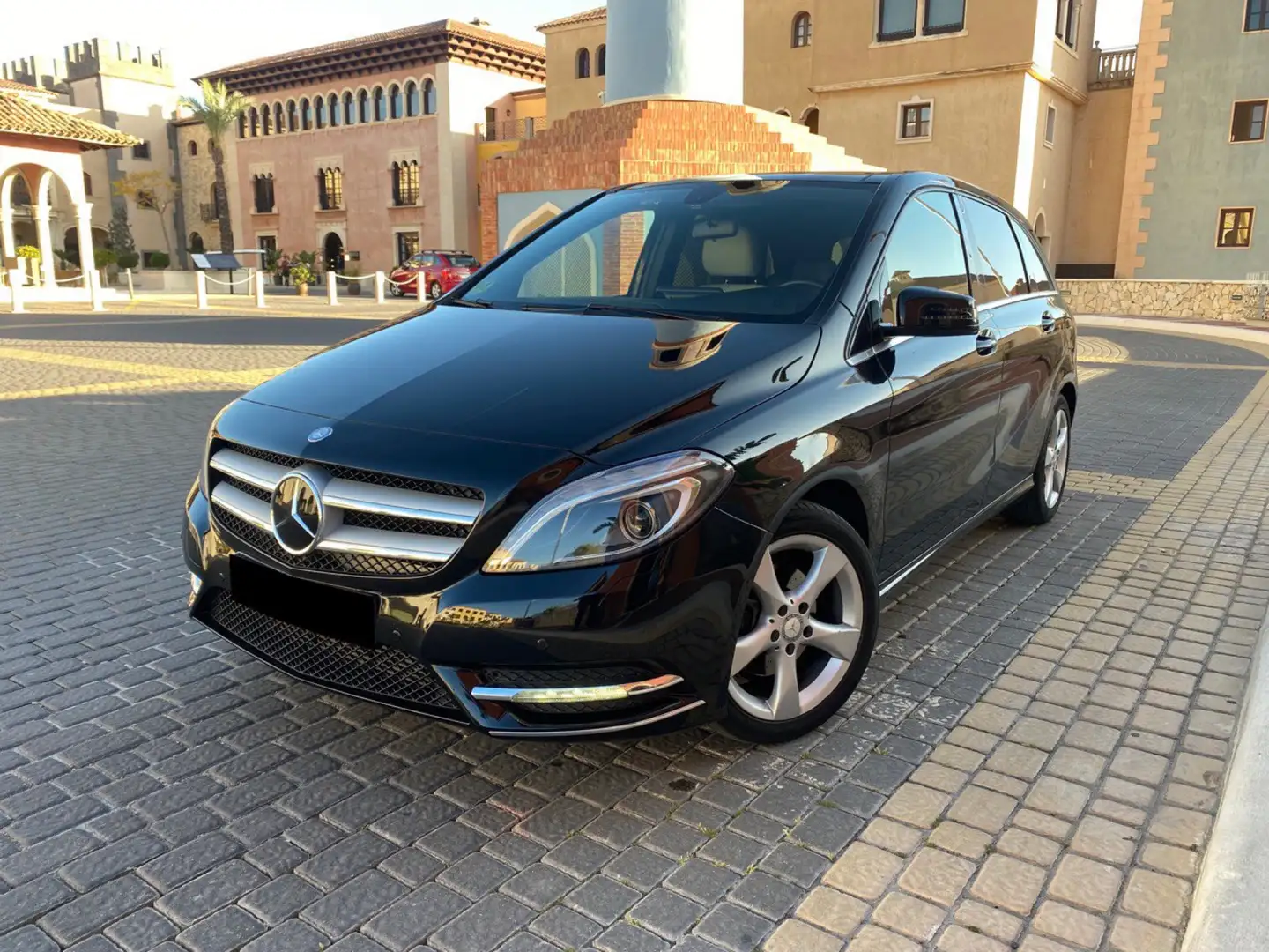 Mercedes-Benz B 180 CDI (BlueEFFICIENCY) 7G-DCT - 1