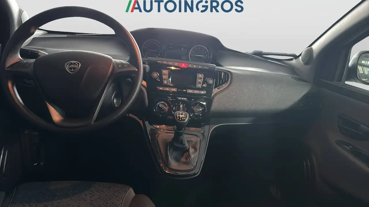 Lancia Ypsilon 2021 — фото 14