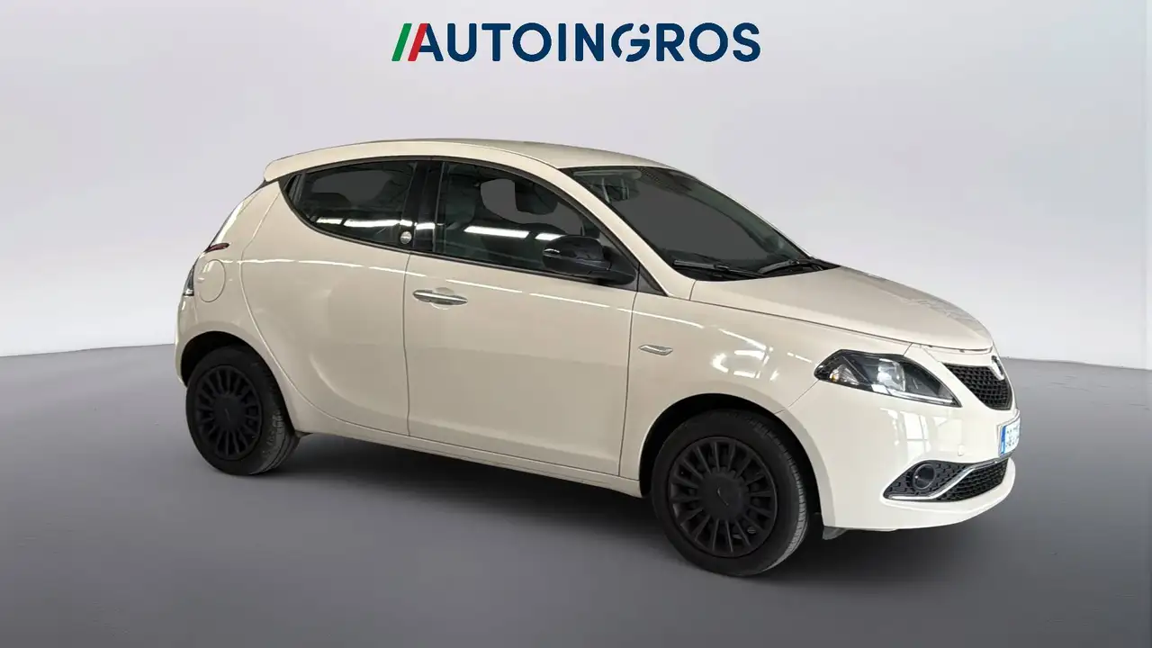 Lancia Ypsilon 2021 — фото 7