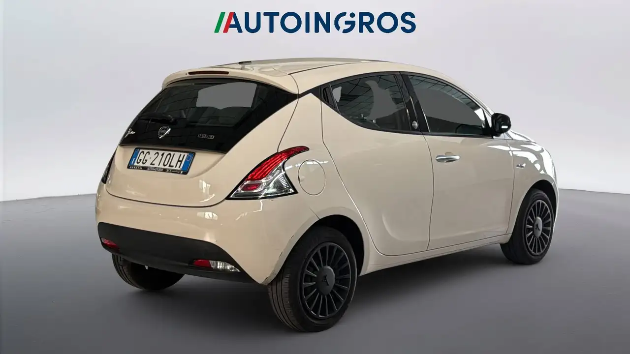 Lancia Ypsilon 2021