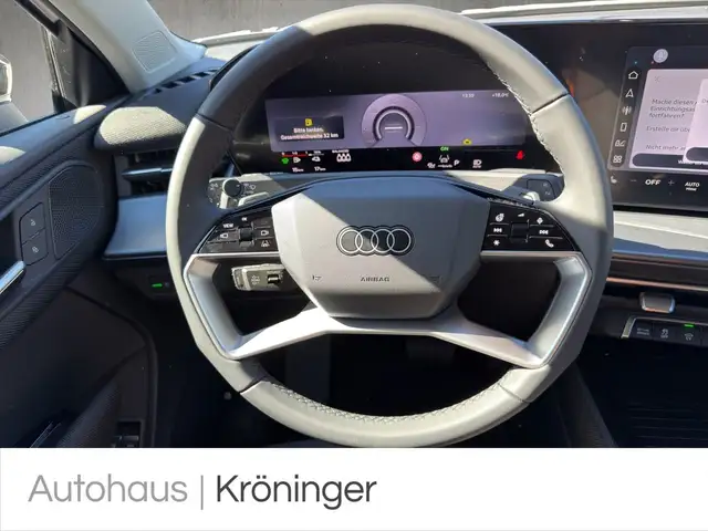 Audi Q3 view 11