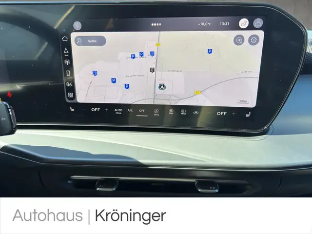 Audi Q3 view 15