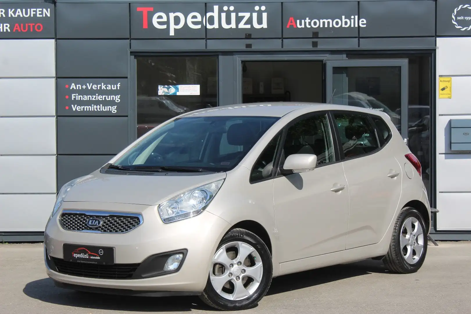 Kia Venga Spirit*AUTOMATIK*KLIMAAUTOMATIK*SHZ*PDC* Silber - 1