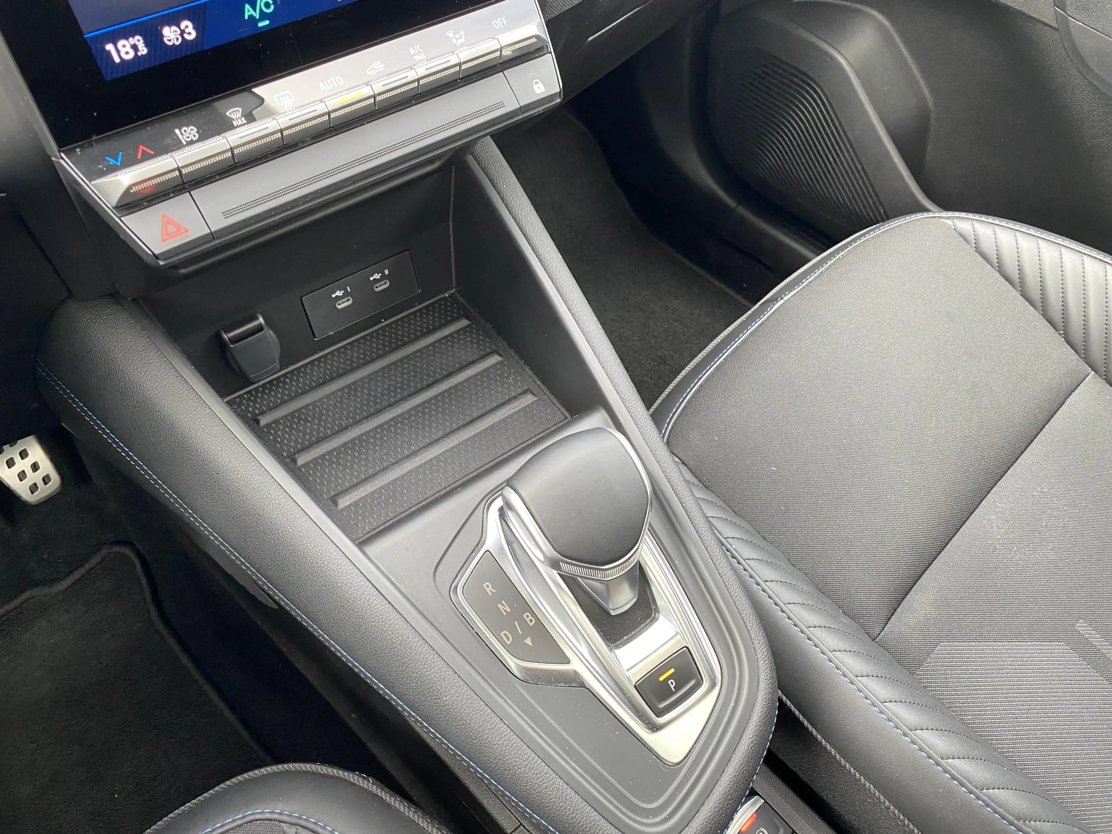 Renault Symbioz Esprit Alpine E-Tech full hybrid 145 — photo 10